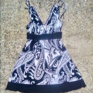 SPEECHLESS BLACK & WHITE SUMMER DRESS PAISLEY VNECK SLEEVELESS SMALL
